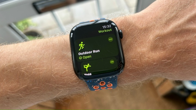3 июня владельцы Apple Watch смогут получить крутую ачивку «День бега» + эксклюзивные анимированные стикеры для iMessage